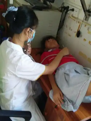 陵水小天使学校学生体检