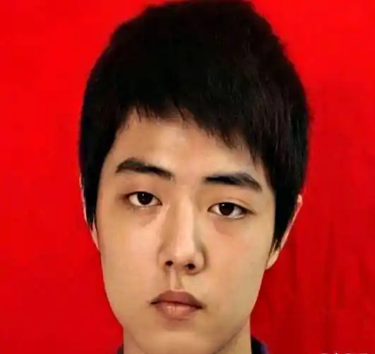 肖战大学照片曝光!给大学女友买钻戒,跟同学聊天被造谣是恋爱