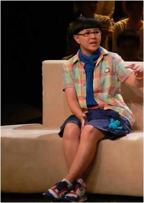 皮肤娇嫩却皱纹横生,结婚31年毫无改变|刘纯燕|金龟子|皱纹_新浪新闻