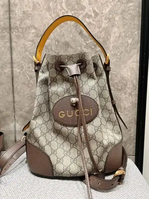 gucci虎头双肩包