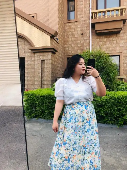 身高160体重160斤穿搭