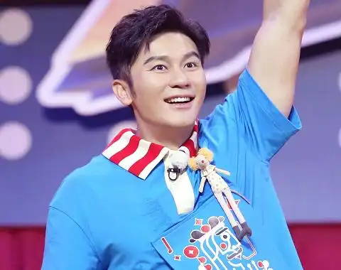 奔跑吧晒马戏团合照李晨蔡徐坤成边缘人物谁注意c位是谁