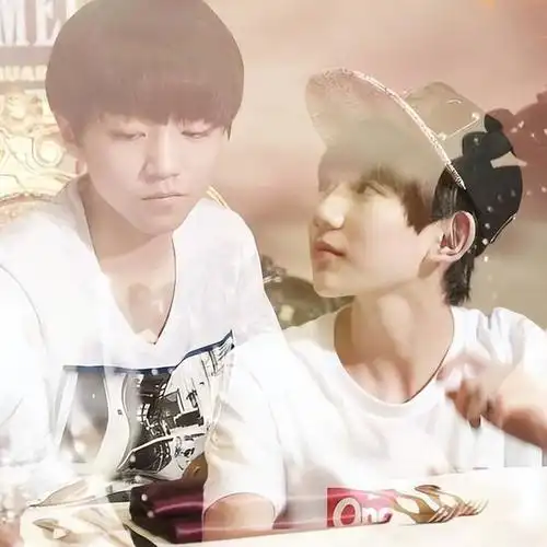 2011年王源加入,公司开始为两人开始包装,"凯源"cp由此开始活跃起来