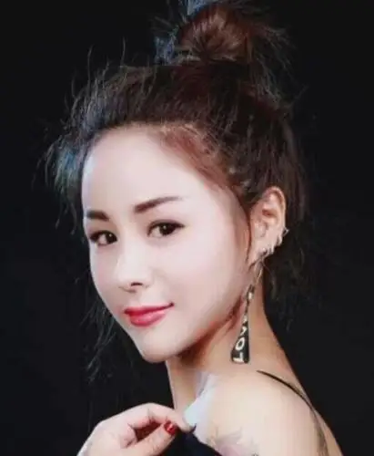 抖音霸屏的花姐是谁来自安徽滁州的平民歌手翻唱走红