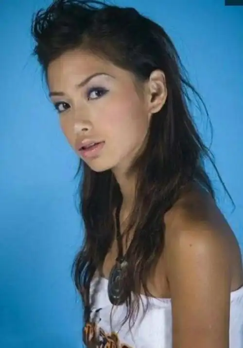 angelababy早年照片曝光,整没整容一看便知,网友:看都不想看