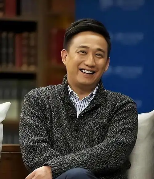 善恶终有报52岁黄磊又曝丑闻人设崩塌终究迎来了凄惨的结局