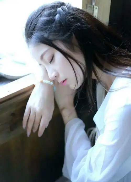 忧郁气质qq女生唯美皮肤大图我愿用十年换你天真无邪