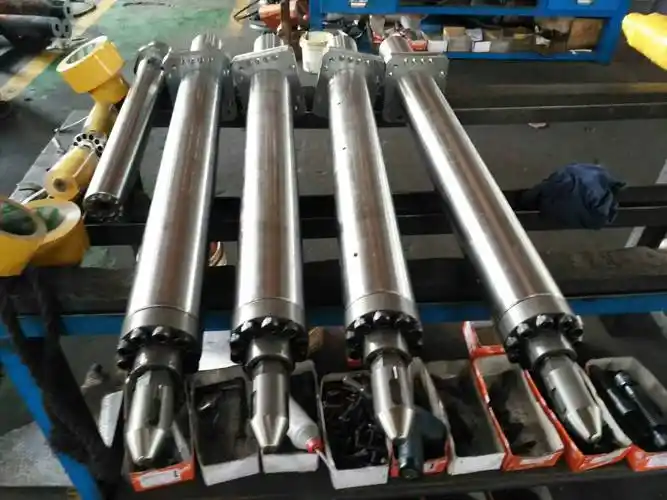 挤出机螺杆维修管材螺杆价格棚膜机螺杆