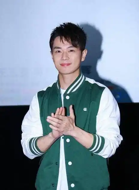 蓝盈莹前任男友,8岁红遍东南亚,任泉给他作配角,如今糊成18线_曹骏_转