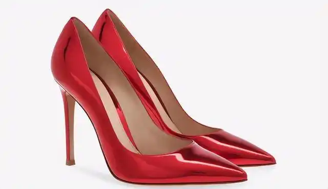 红色高跟鞋:鲜艳的色彩,绽放女性的魅力