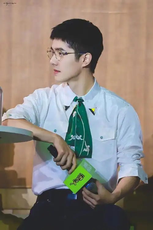 每日一然谁说寸头不可以萌萌哒来看大眼睛小老虎刘昊然