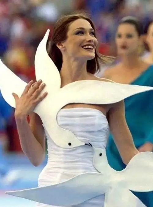 布吕尼最终嫁给了拉斐尔,很快生下了一个男孩,取名奥雷利昂.