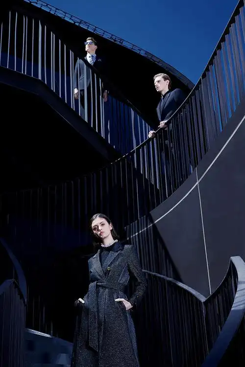 vsarnni 2019华萨尼服装广告大片拍摄