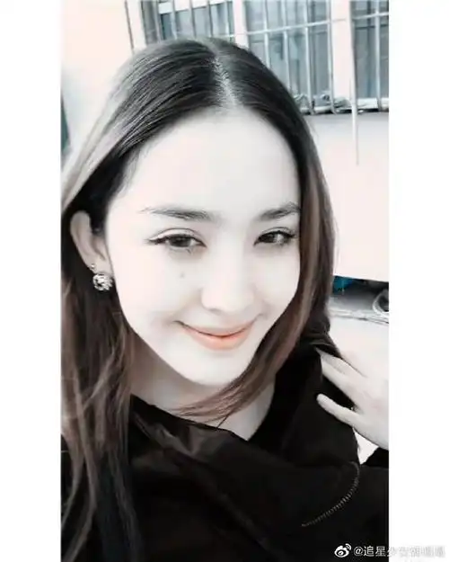 娜扎七年前生图#古力娜扎早期考古照96,可能非主流过,但没丑过