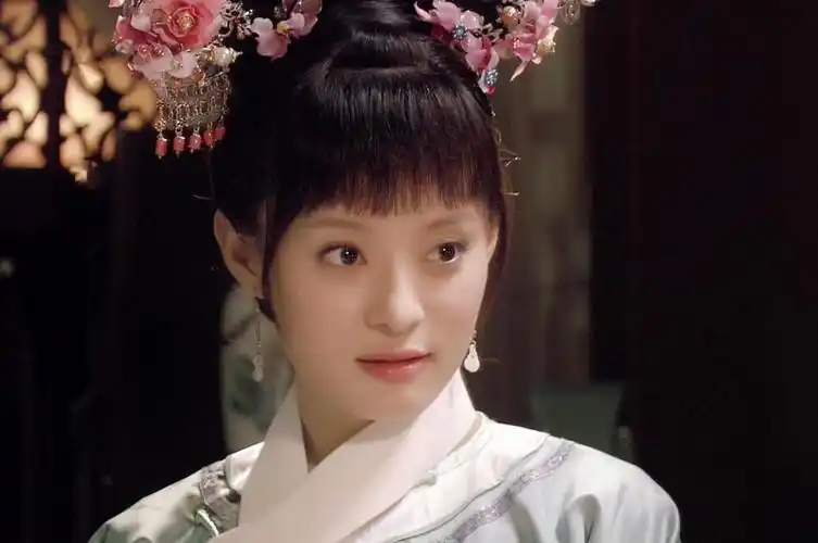 孙俪的颜值在娱乐圈算得上是大气脸,从出道以来用演技征服了观众,成为