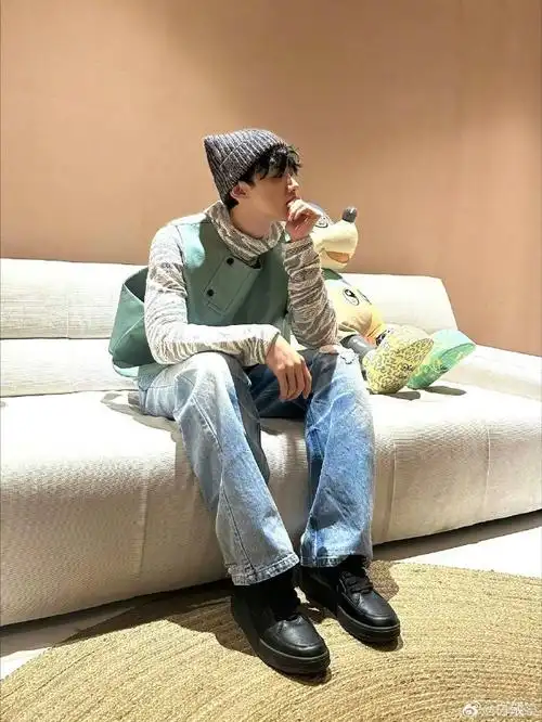 白敬亭范思哲全球香水代言人#bjt#白敬亭桑延#白敬亭穿搭|白敬亭超话