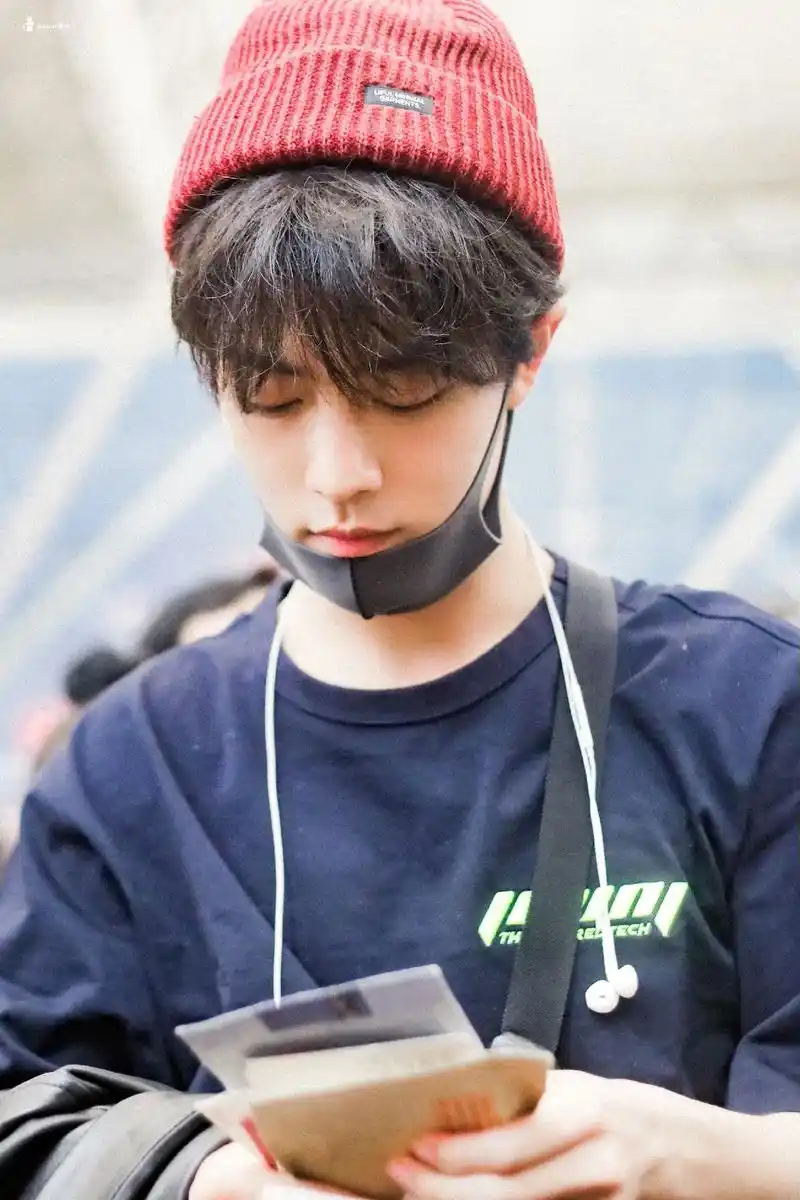 这么漂亮一定是小王子啊!肖战壁纸/头像/锁屏分享 #肖战 # - 抖音