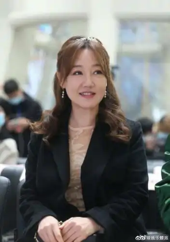 薛佳凝采访中谈及近年来淡出娱乐圈的原因