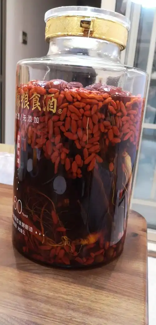 何首乌泡酒怎么做自制何首乌酒的做法带你缕清每个步骤