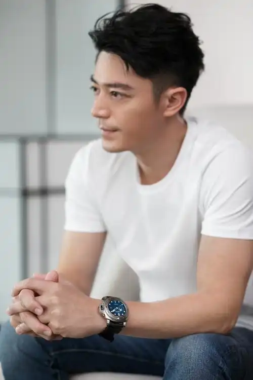 霍建华优雅揭幕沛纳海成都国际金融中心腕表展