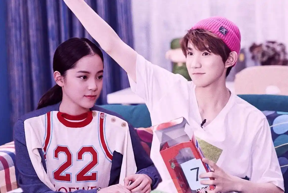 王俊凯初吻给了文淇,王源给了欧阳娜娜,看到千玺的网友不淡定了