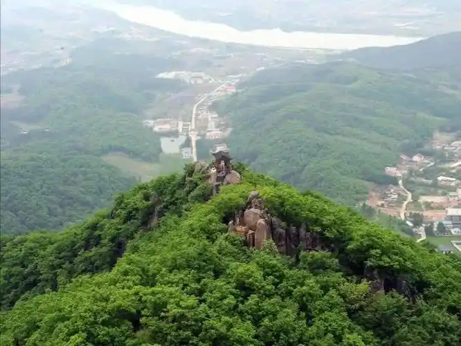 写朱雀山上古传奇,小白山先祖遥寄,玄天岭炮台镇守,龙潭山青龙隽永你