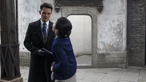 王凯《伪装者》能力爆表 敏锐感知锁定孤狼