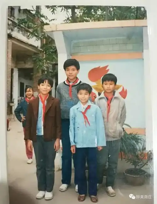 南庄这款校服获选"特色校服"!那些年的爆款,满满都是青春_小学