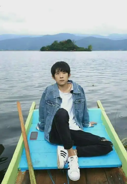 四字 易烊千玺 yyqx 四字弟弟