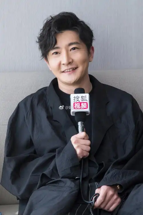 专访郭京飞:雷佳音对我抠门 抠出境界来了