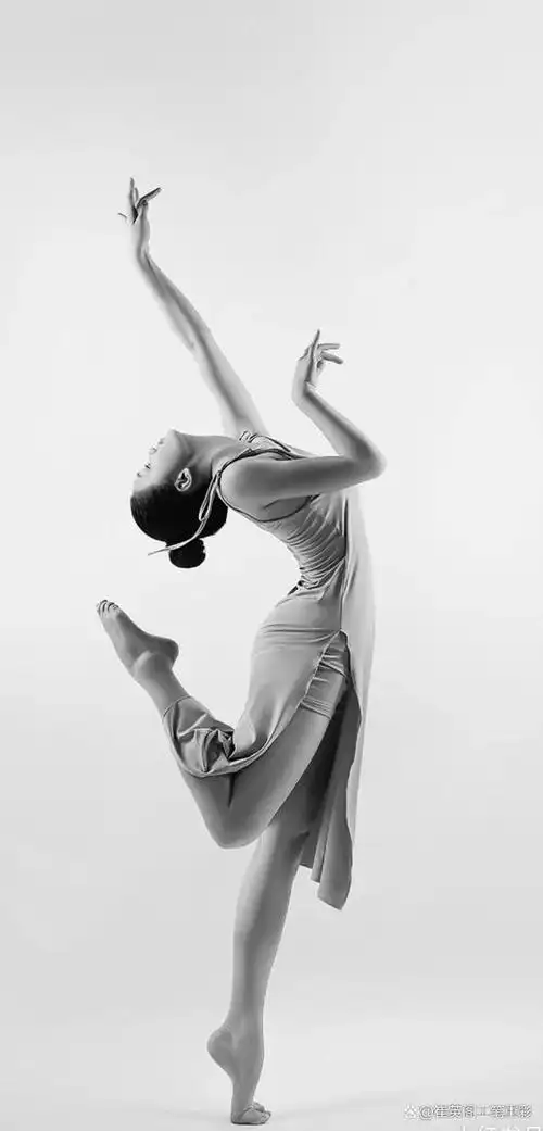 舞蹈课〈舞蹈是最好文案,每个动作都是字符〉跳起来是最美的篇章