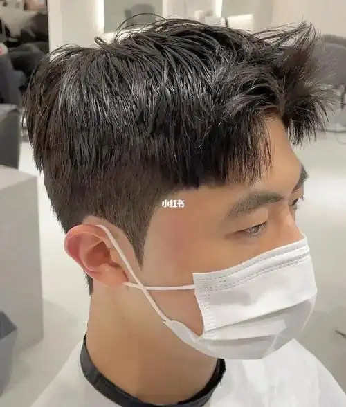 男生夏天短发推荐服帖烫