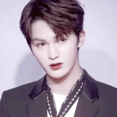 朱正廷头像▽二传标明江书沂-抱图点赞