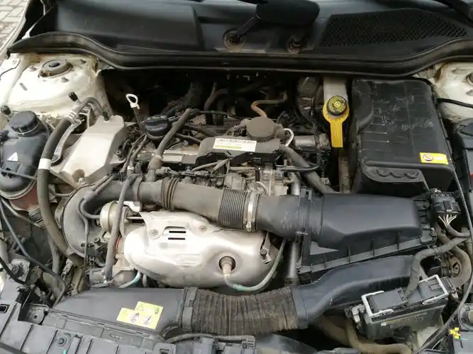 我想问一下奔驰gla的流量传感器在哪个位置