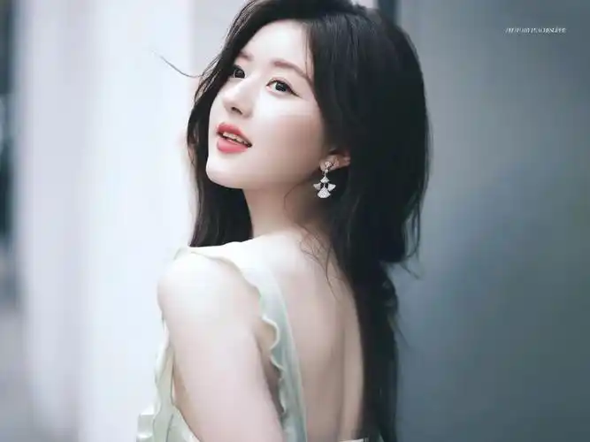 100张是抖音的极限,不是我的.#赵露思 #赵露思生日快乐  - 抖音