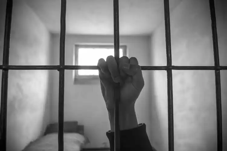 关键词:监狱里的犯人图片下载,监狱里的犯人图片,犯人,罪犯,监狱,牢房