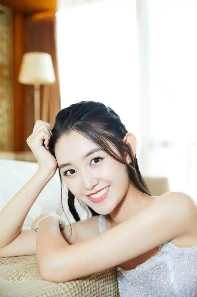 蒋依依的颜值与演技都在线,为何发展不如其他同龄艺人