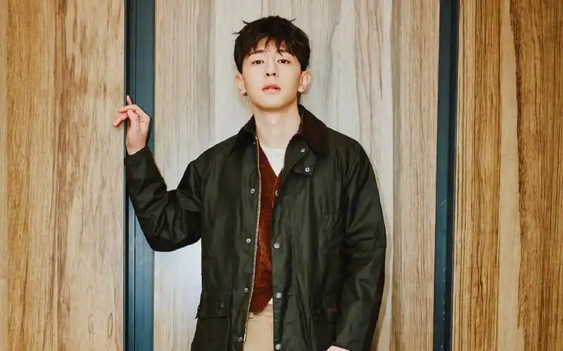 邓伦帅气有型写真图片桌面壁纸