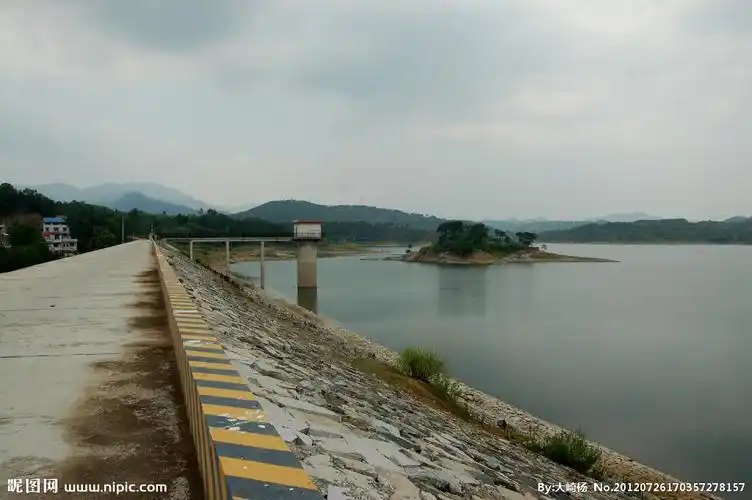 水库堤坝图片