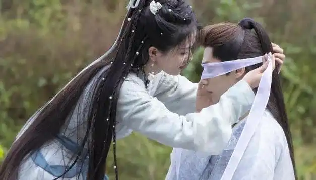 《英雄联盟》官宣,拟邀男主易烊千玺,四位女主呼声高|杨幂|周冬雨