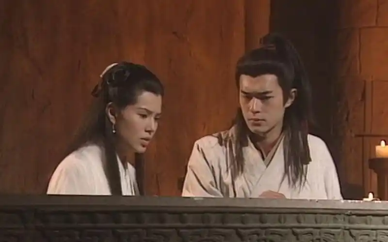 神雕侠侣13杨过小龙女进入古墓密室在里边发现九阴真经