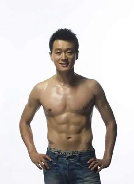 看上去很瘦却有肌肉的男星:佟大为上榜 郭富城从未被超越