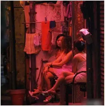 暗访城中村妓女群落男人来去就像上厕所有些还是大学生