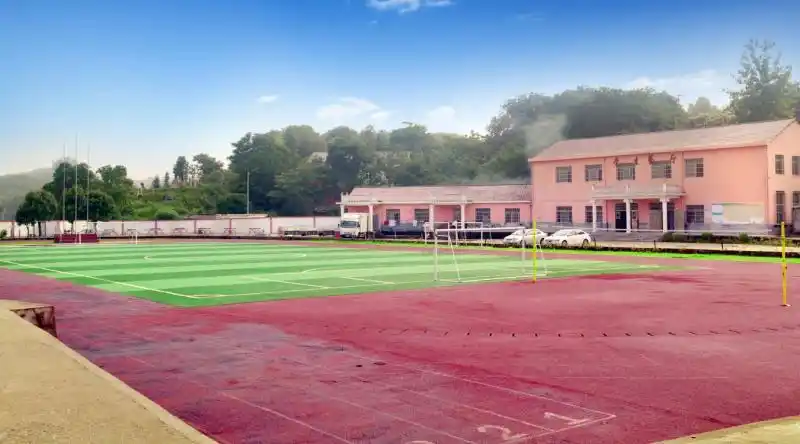 白水中学新建学生足球场