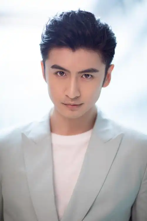 简介:张云龙蓝色西装帅气写真图片,分享一组张云龙图片给大家,图中的