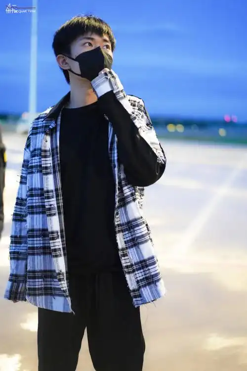 易烊千玺超话  2021 /0526 /210526  北京飞深圳  我非常喜欢的一次