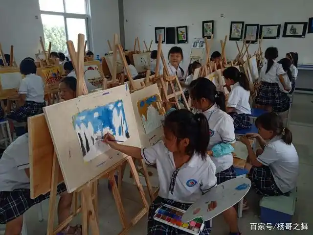 中小学美术课图片,拍摄杨海燕