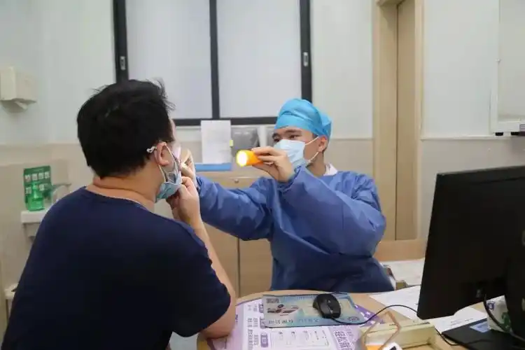 张伟波医生看诊