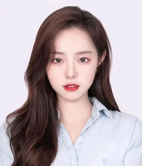 拍韩国证件照的小心机,露出脖子,嘴唇微张……比韩剧女主还好看!