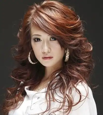 气质女士陶瓷烫卷发发型图片,烫发图片,发型图片